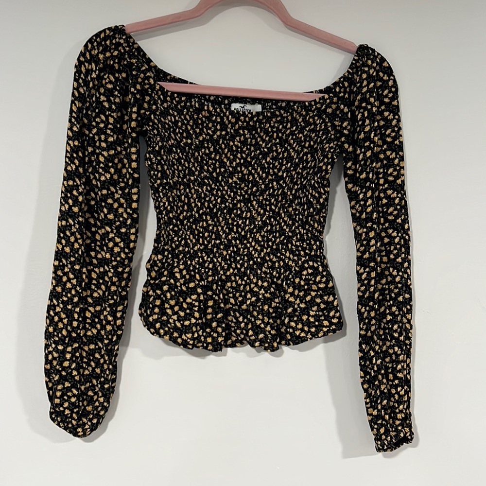 Hollister long sleeve black and yellow flower pattern S